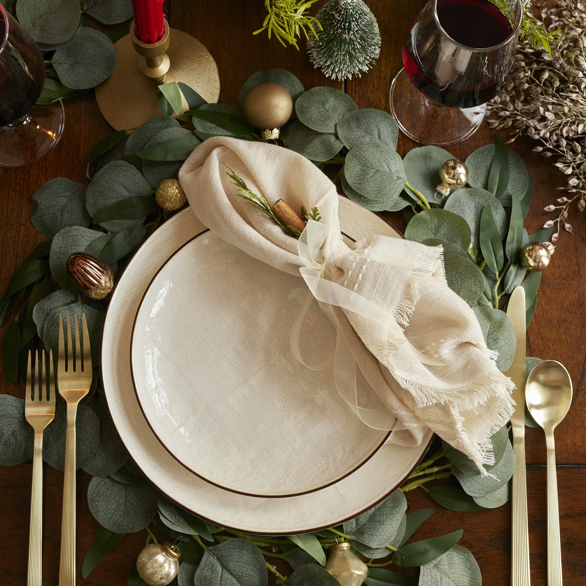 River 20-Piece Gold Stainless Steel Flatware Set with Handles