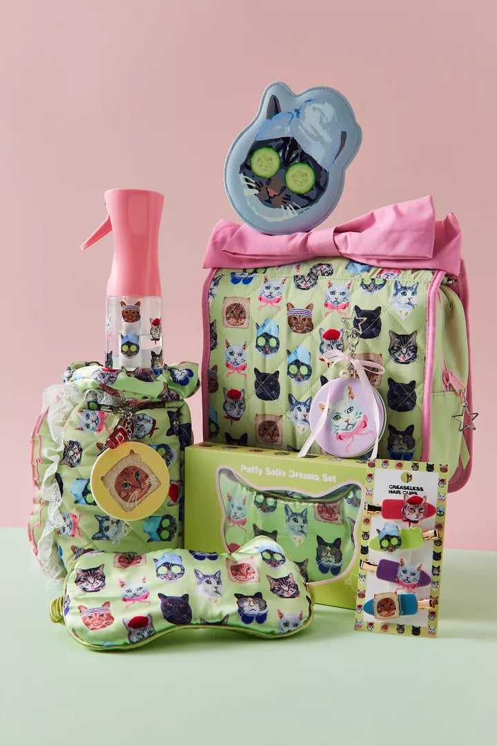 #Color_UO Funky Cats Toast Kitty