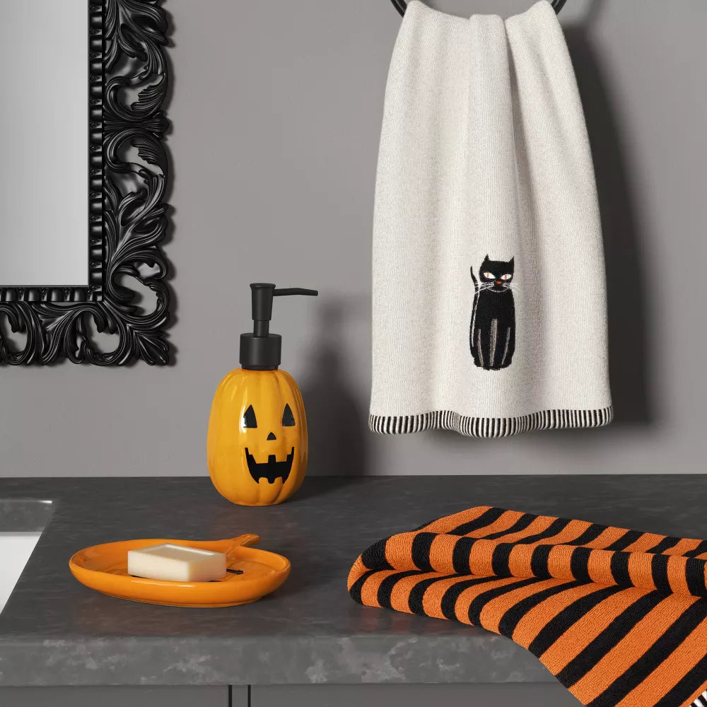 #Modelo_Cat and Black/Orange Stripe