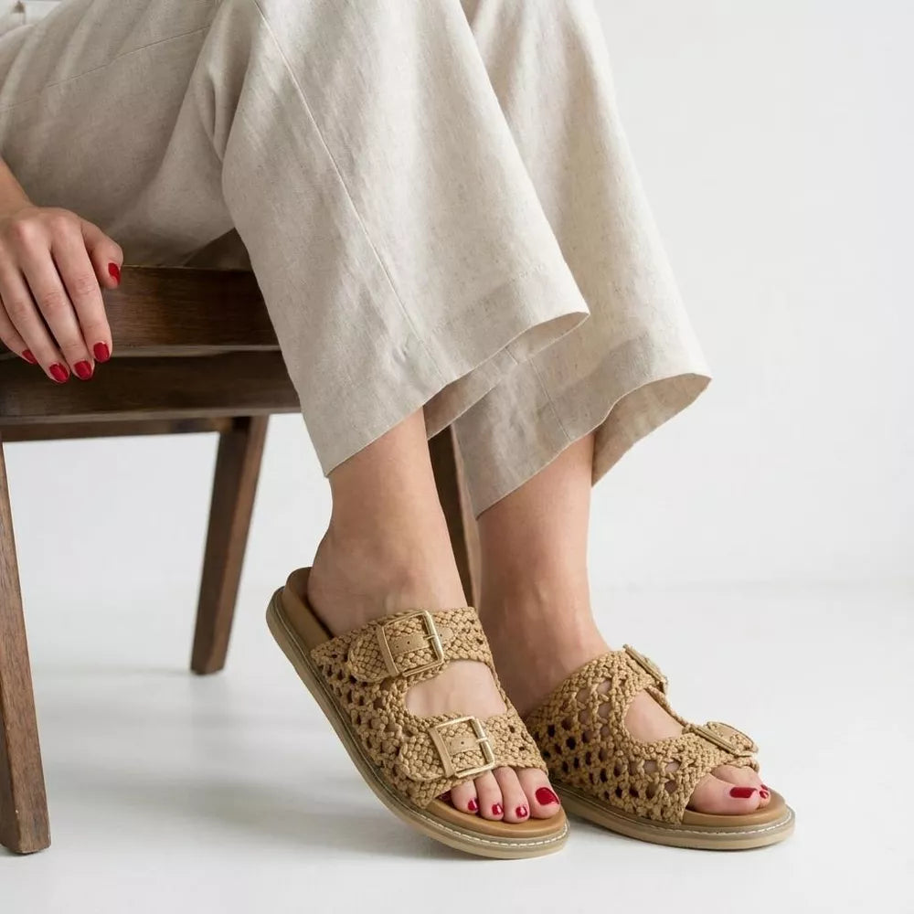 Sandalias slide cómodas para mujer estilo tejido #color_CUS Tan