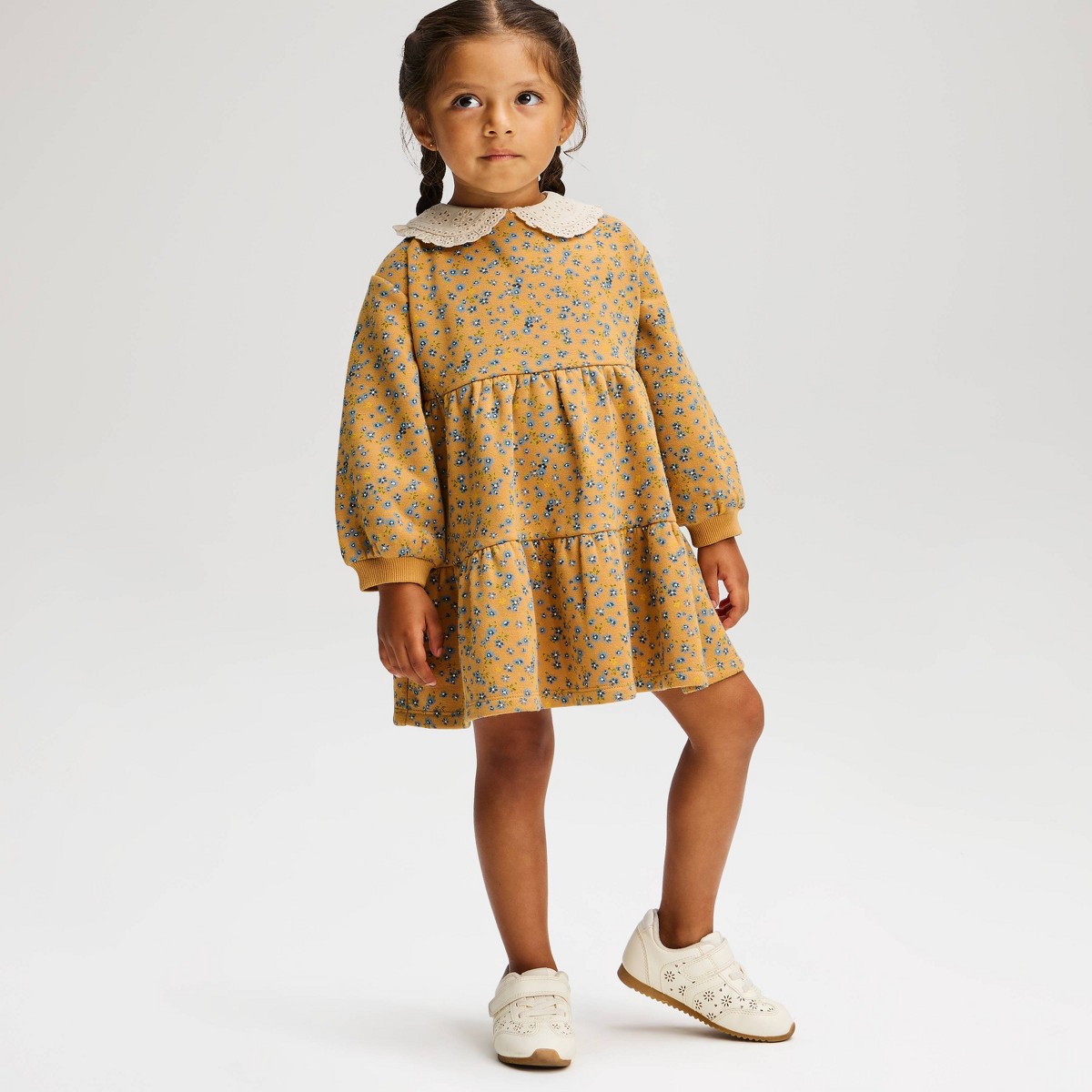 Cat & Jack vestido fleece tiered amarillo para bebé y niña pequeña, vista principal #color_CJ Yellow