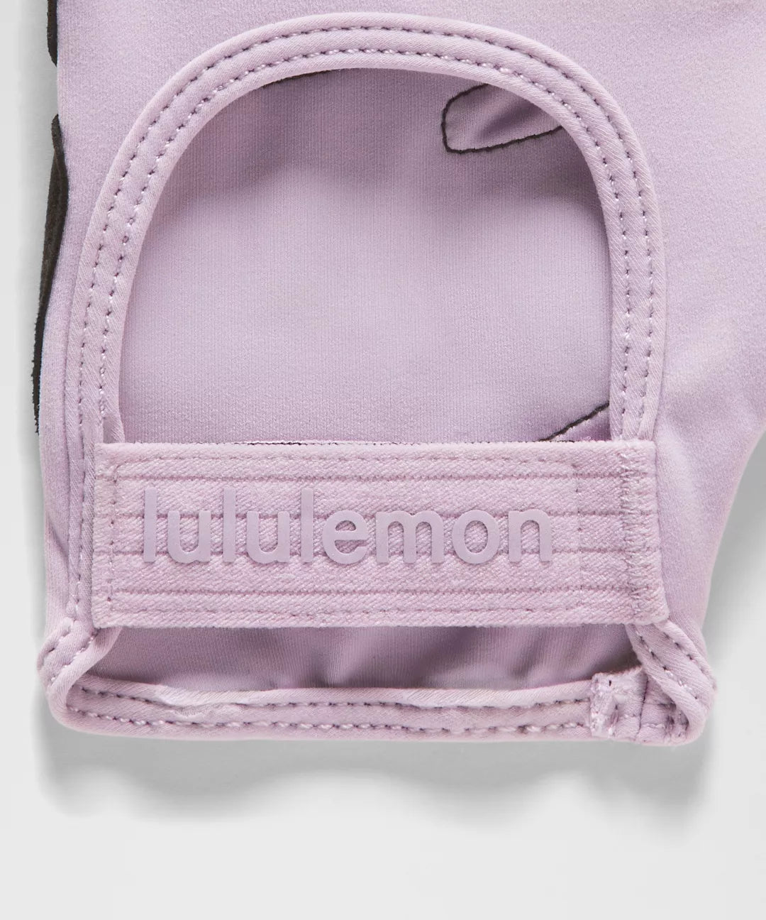 Guantes para gimnasio Lululemon acolchados con agarre en palma y cierre ajustable #color_LL Lilac Play/Black