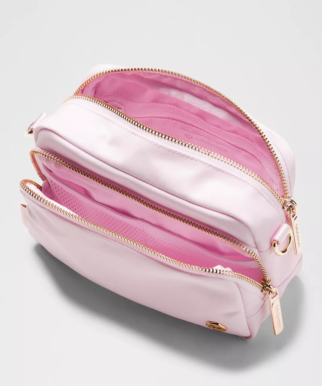 Everywhere Crossbody Bag 2L Metal Hardware