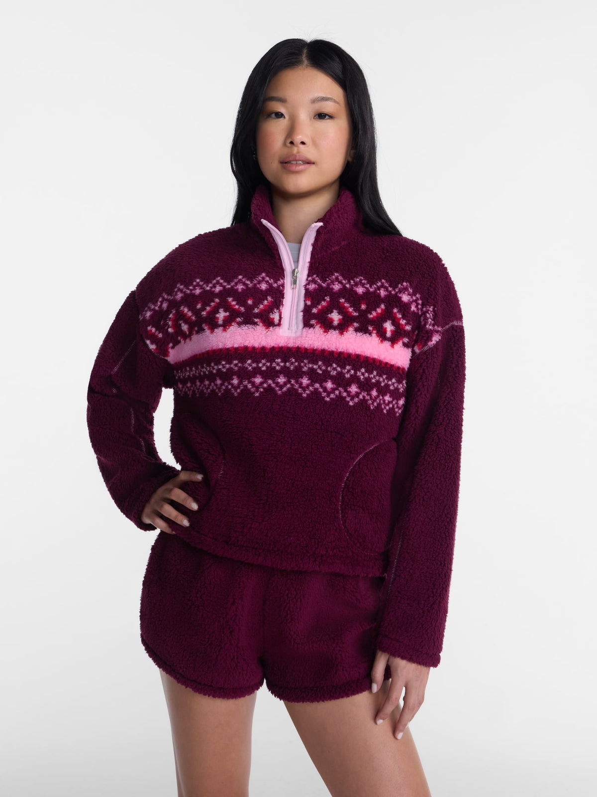 No Boundaries Faux Shearling Plush Pullover para mujer, NOB Dark Cherry Fairisle, vista principal de sudadera afelpada #color_NOB Dark Cherry Fairisle
