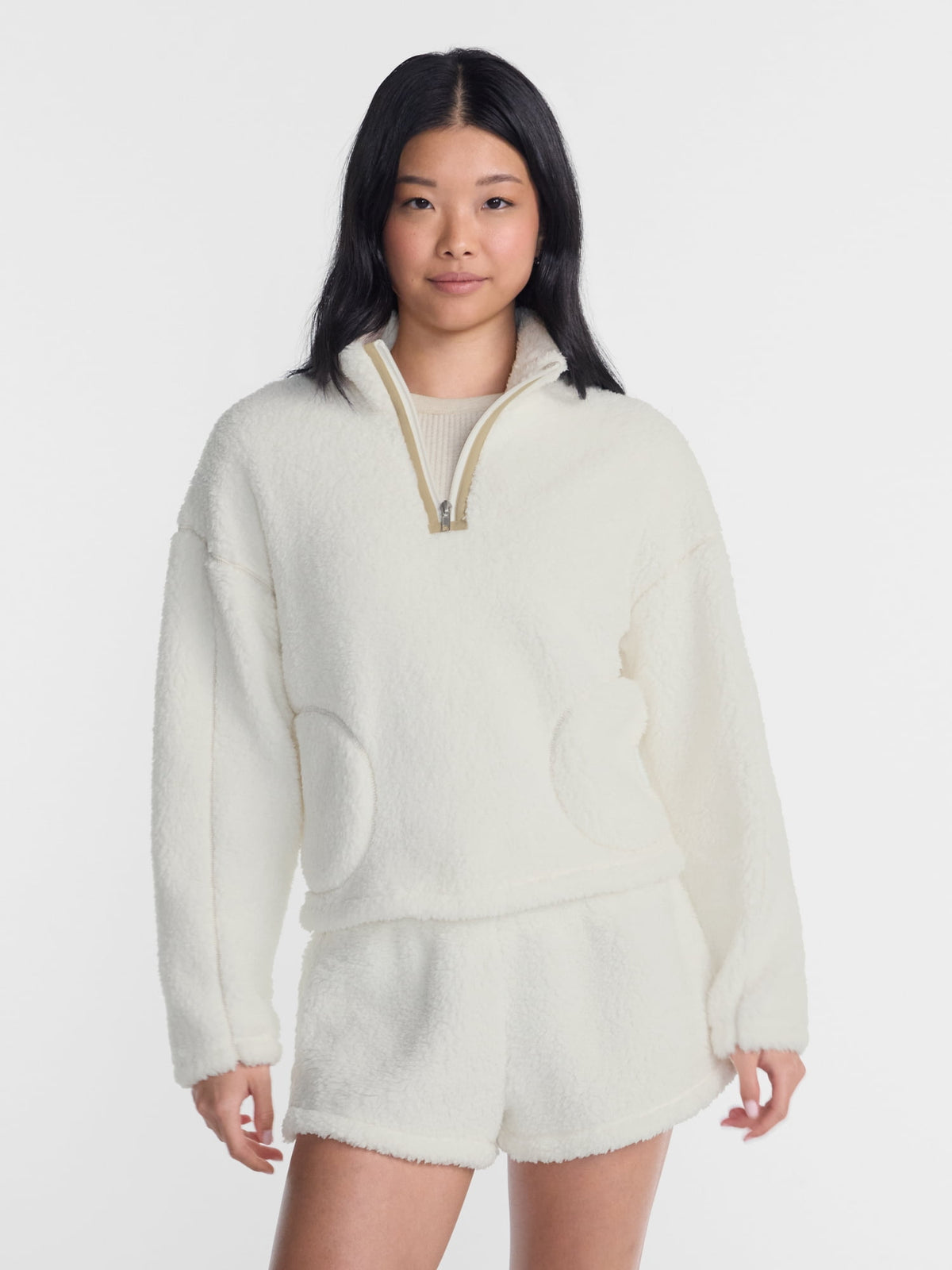 No Boundaries Faux Shearling Plush Pullover para mujer, NOB Winter White, vista principal de sudadera afelpada #color_NOB Winter White