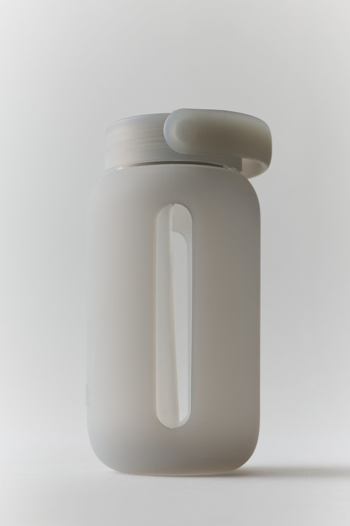 Bink Mini Bottle Flip Cap 503 ml Jelly Grey detalle #color_BINK Jelly Grey
