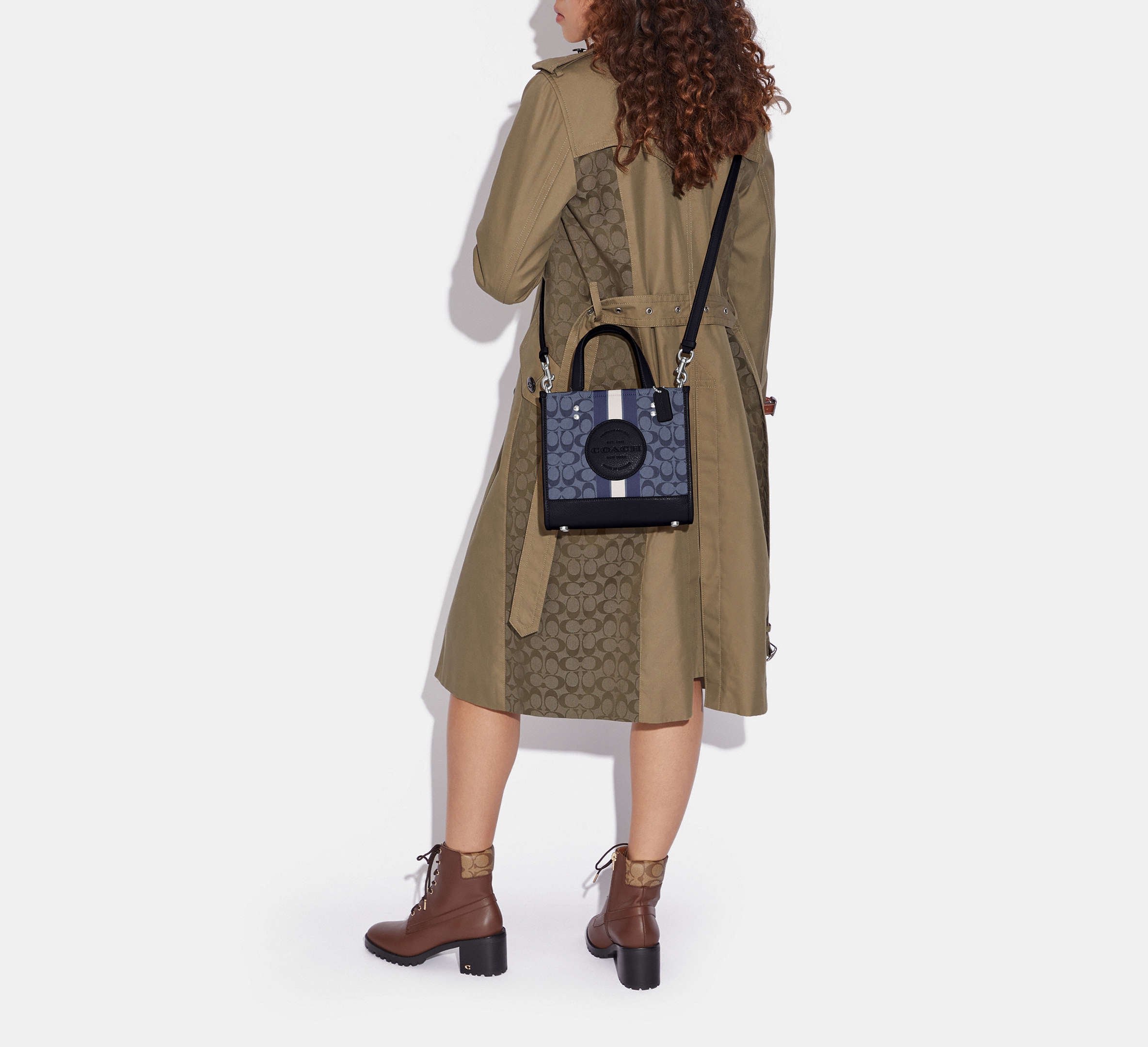 Dempsey Tote 22 In Signature Jacquard With Stripe And Coach Patch