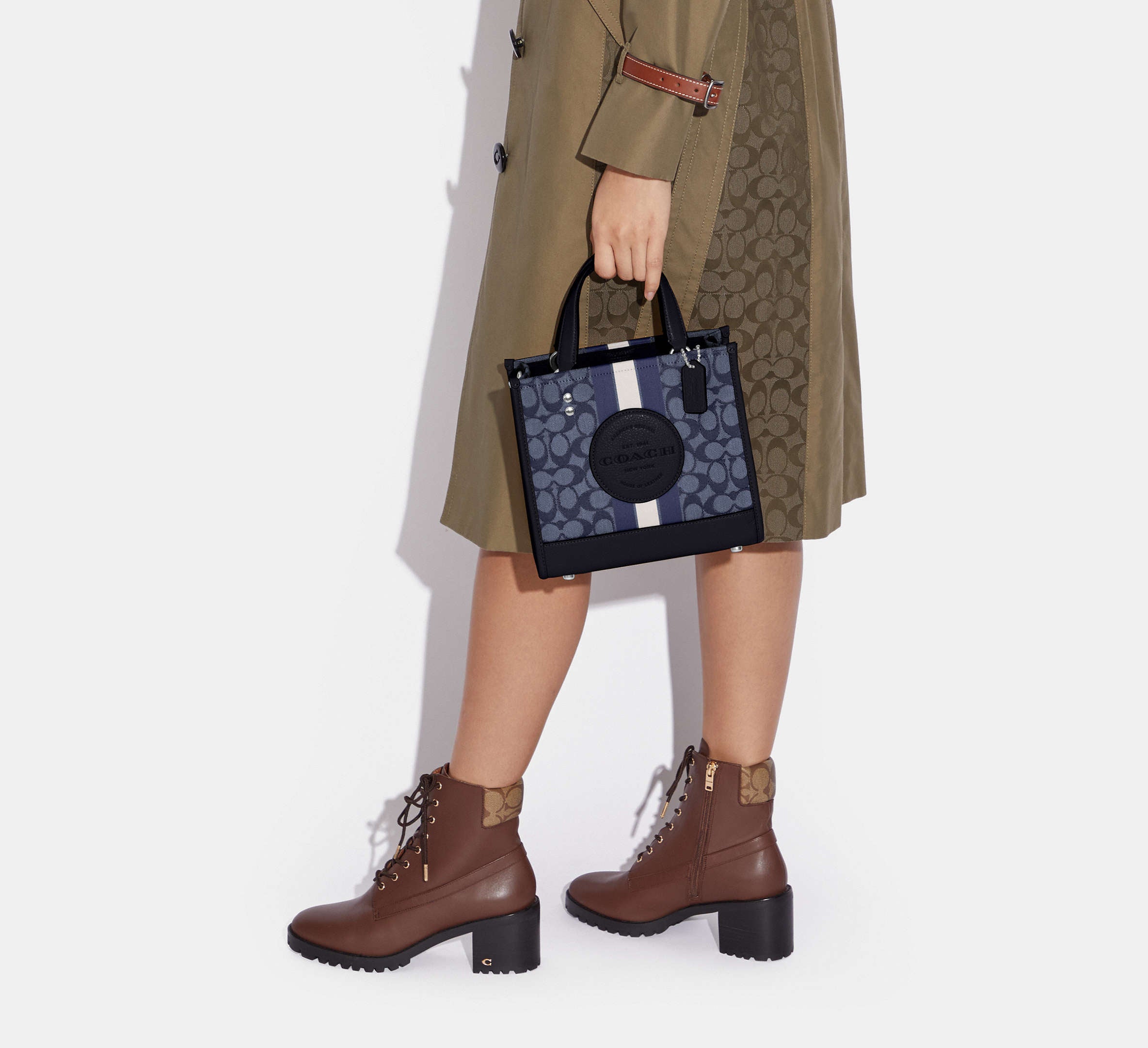 Dempsey Tote 22 In Signature Jacquard With Stripe And Coach Patch