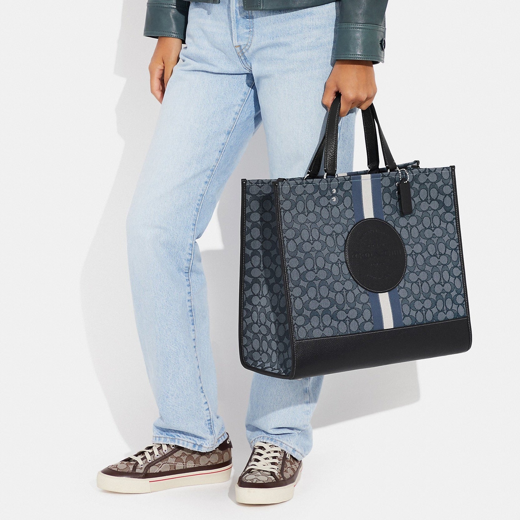 Dempsey Tote 40 In Signature Jacquard With Stripe And Coach Patch