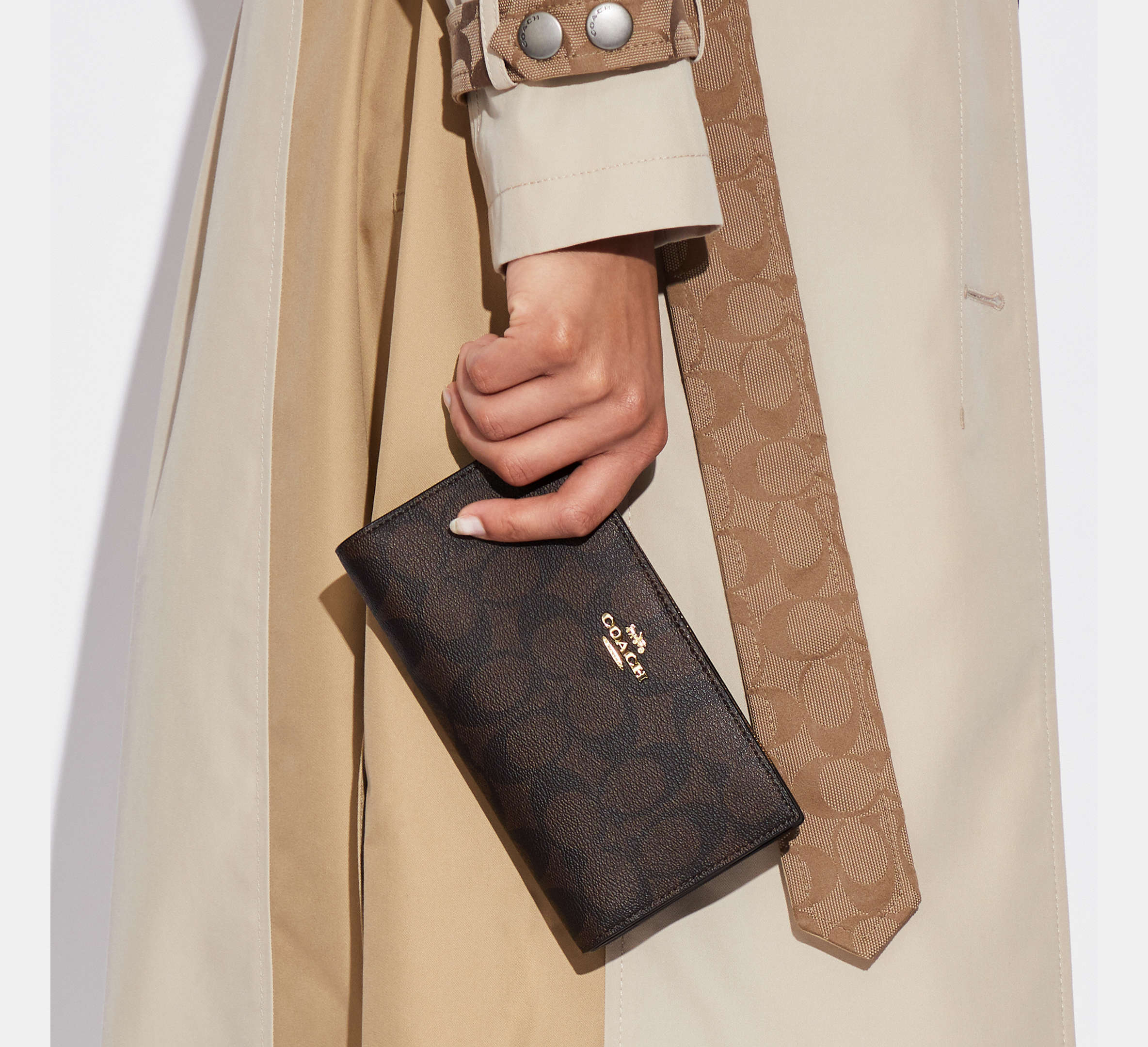 Slim Zip Wallet In Signature Canvas