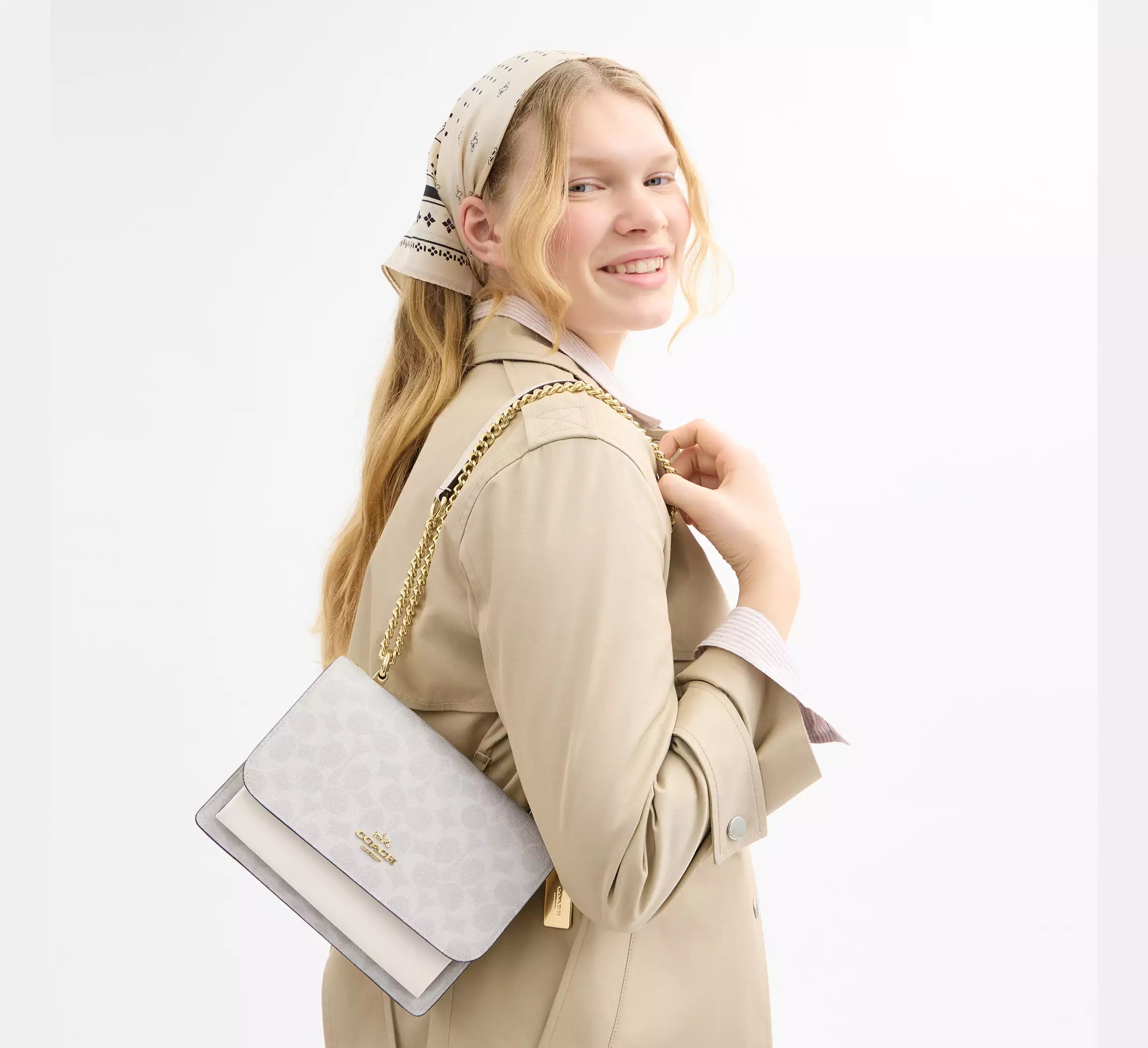 Klare Crossbody In Signature Canvas