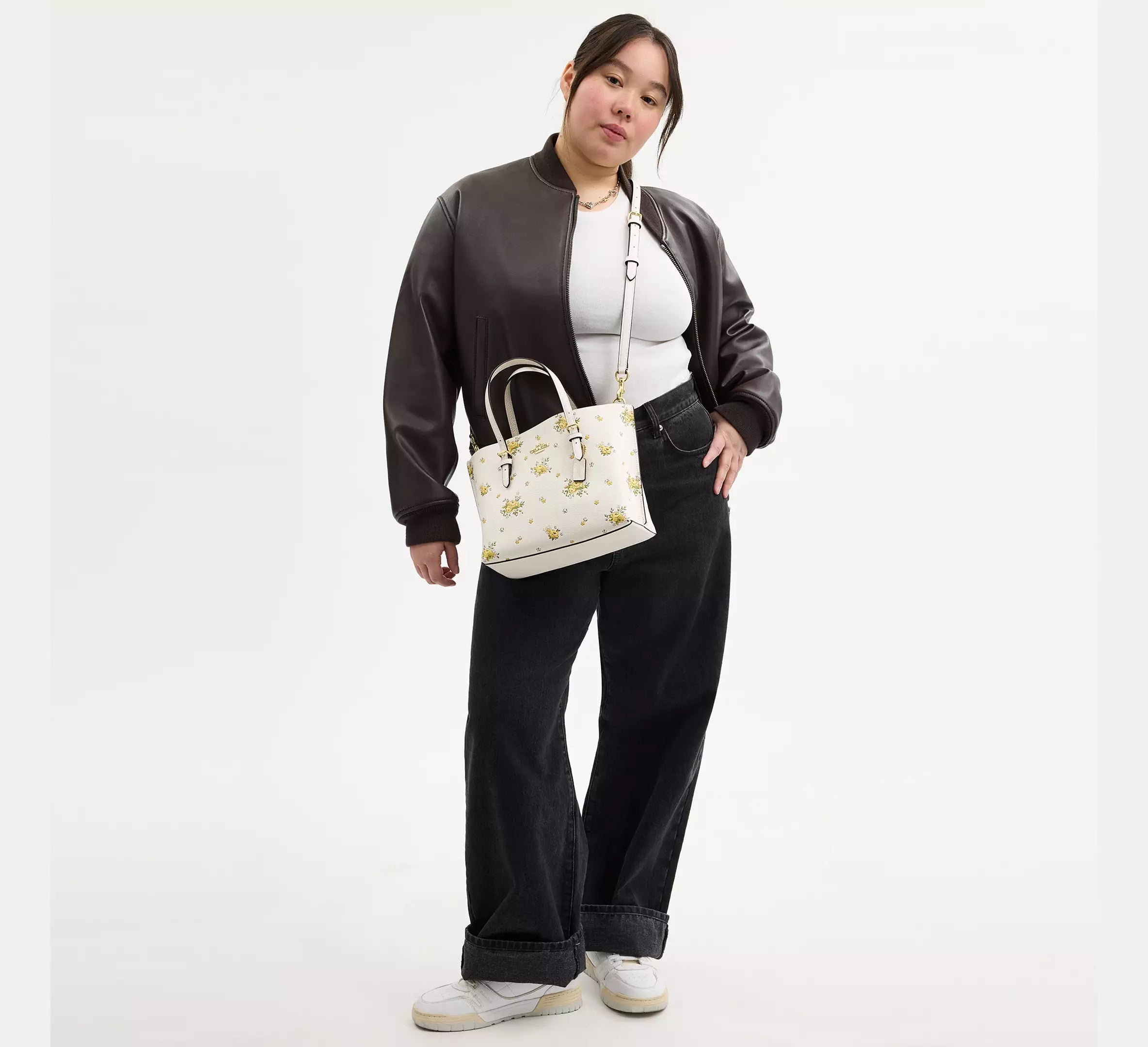 Mollie Tote Bag 25 In Signature Canvas