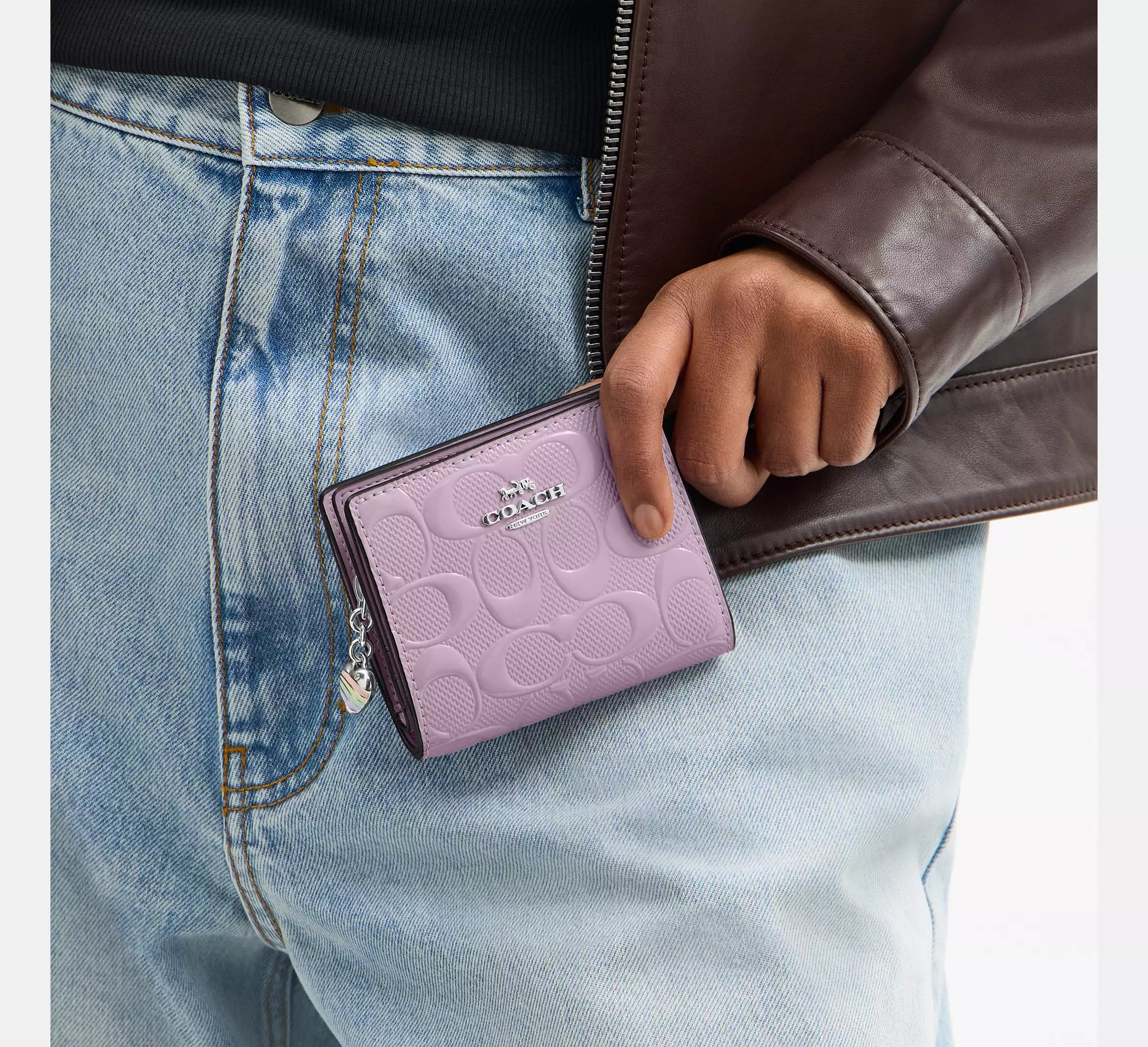 Snap Wallet In Signature Leather With Heart Charm