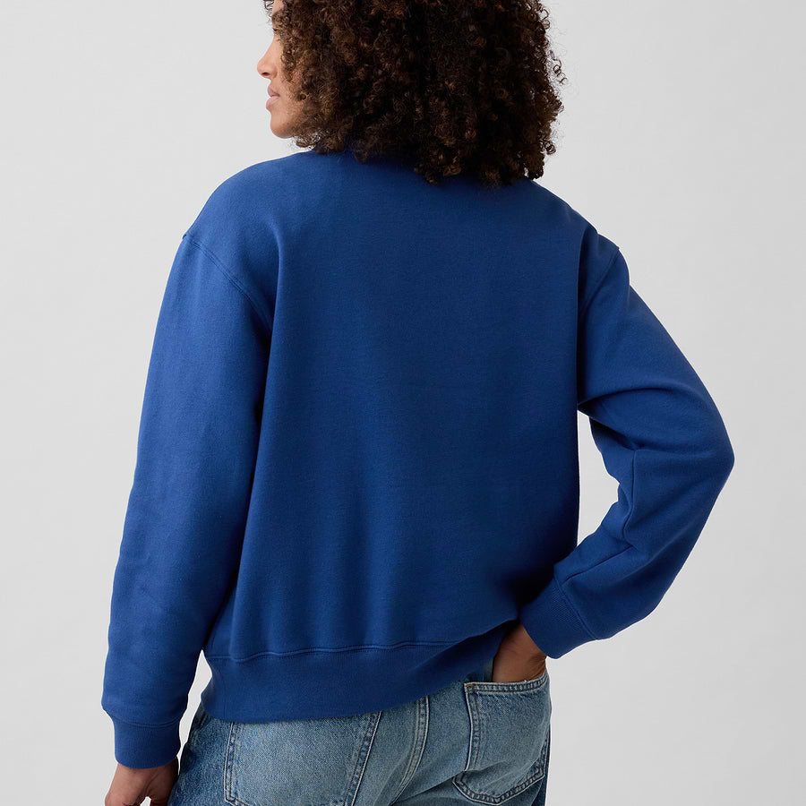 Vista posterior de la sudadera GAP Blue track en modelo #color_GAP Blue track