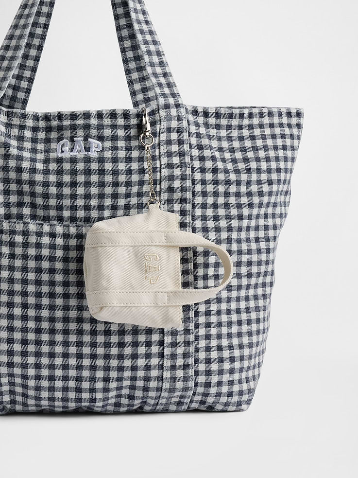 Gap Logo Tote Bag Charm White Denim vista adicional #color_GAP White Denim