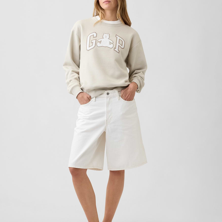 Look con sudadera GAP Brannan bear y prendas combinadas #color_GAP Brannan bear