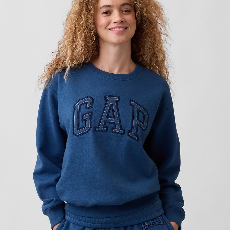 Sudadera GAP Ibiza sea puesta en modelo, vista frontal #color_GAP Ibiza sea