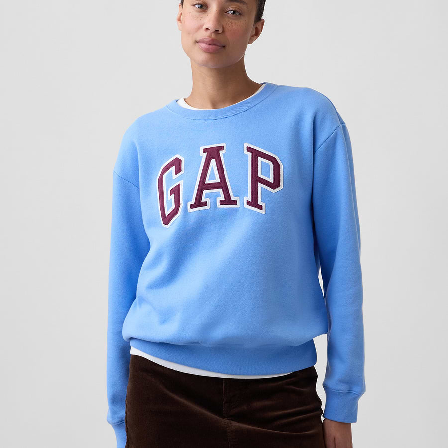 Sudadera GAP Blue rain puesta en modelo, vista frontal #color_GAP Blue rain