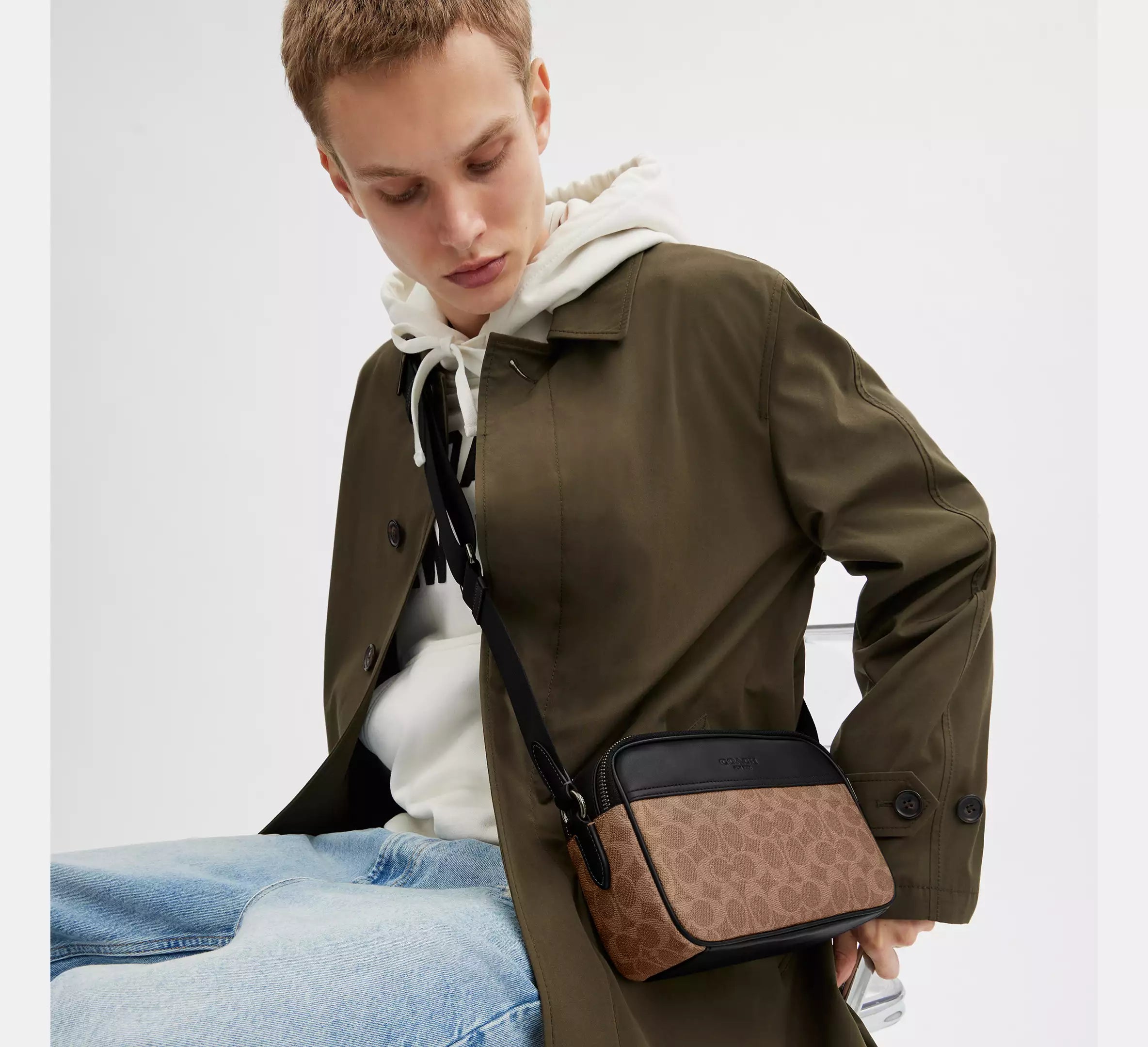 Graham Crossbody Bag In Signature Canvas