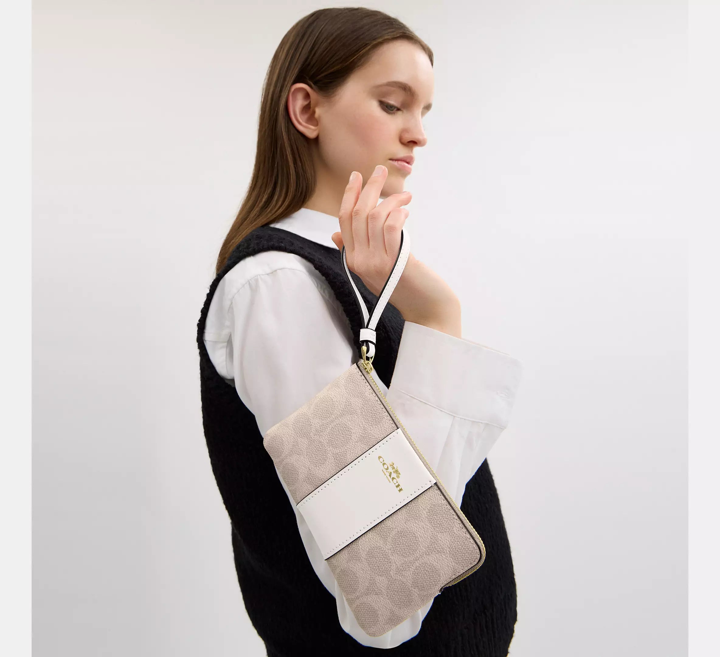 Corner Zip Wristlet In Signature Canvas