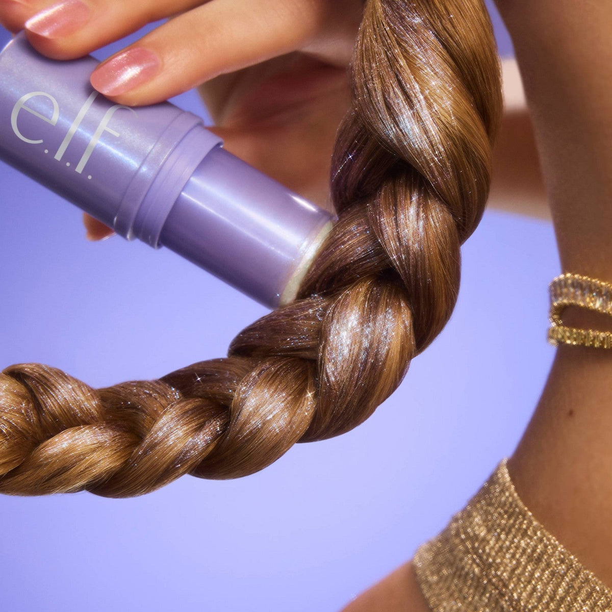 Producto e.l.f. Shimmer Glimmer Hair Stick de fórmula no grasosa