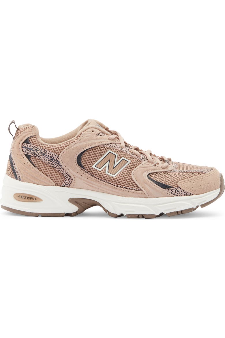 New Balance 530 Flat Taupe Black Cement vista trasera