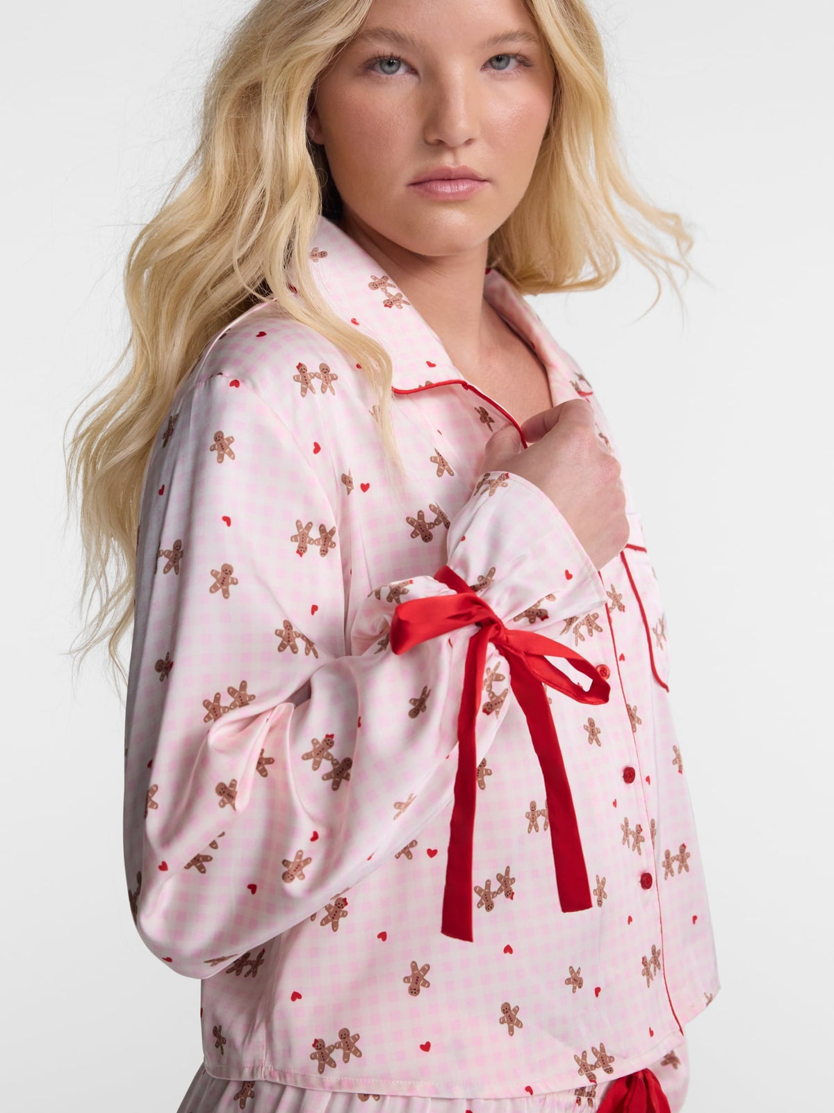 No Boundaries blusa y short de pijama Holiday Satin en Pink Marshmallow #color_NOB Pink Marshmallow
