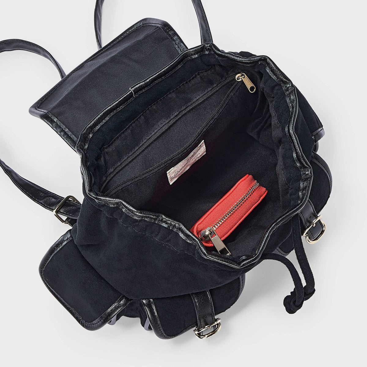 Universal Thread mochila mini negra de gamuza sintética abierta, con forro y bolsillo interior con cierre #color_UT Black