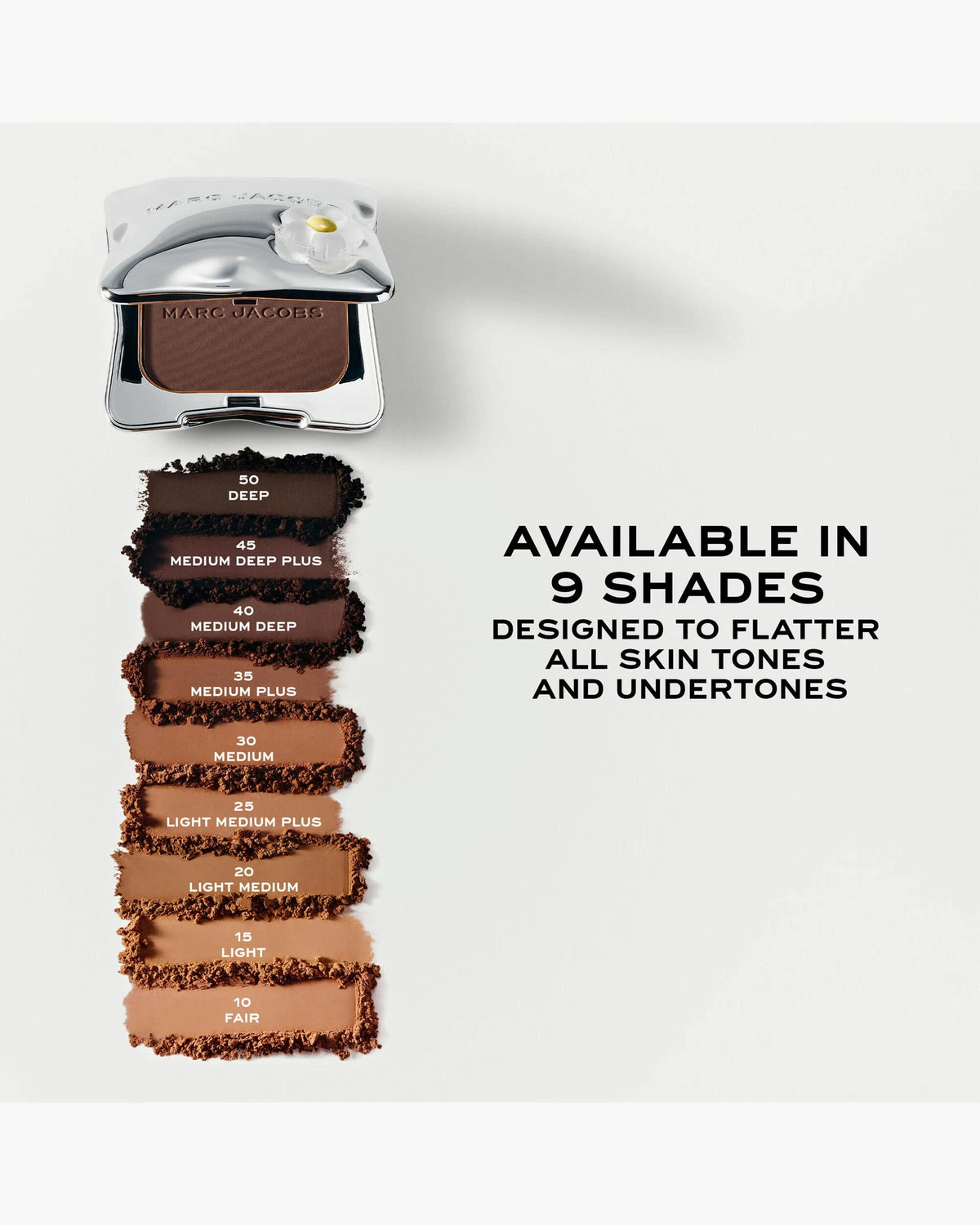 Marc Jacobs Beauty Legally Bronze bronzer en polvo compacto plateado vista general del empaque