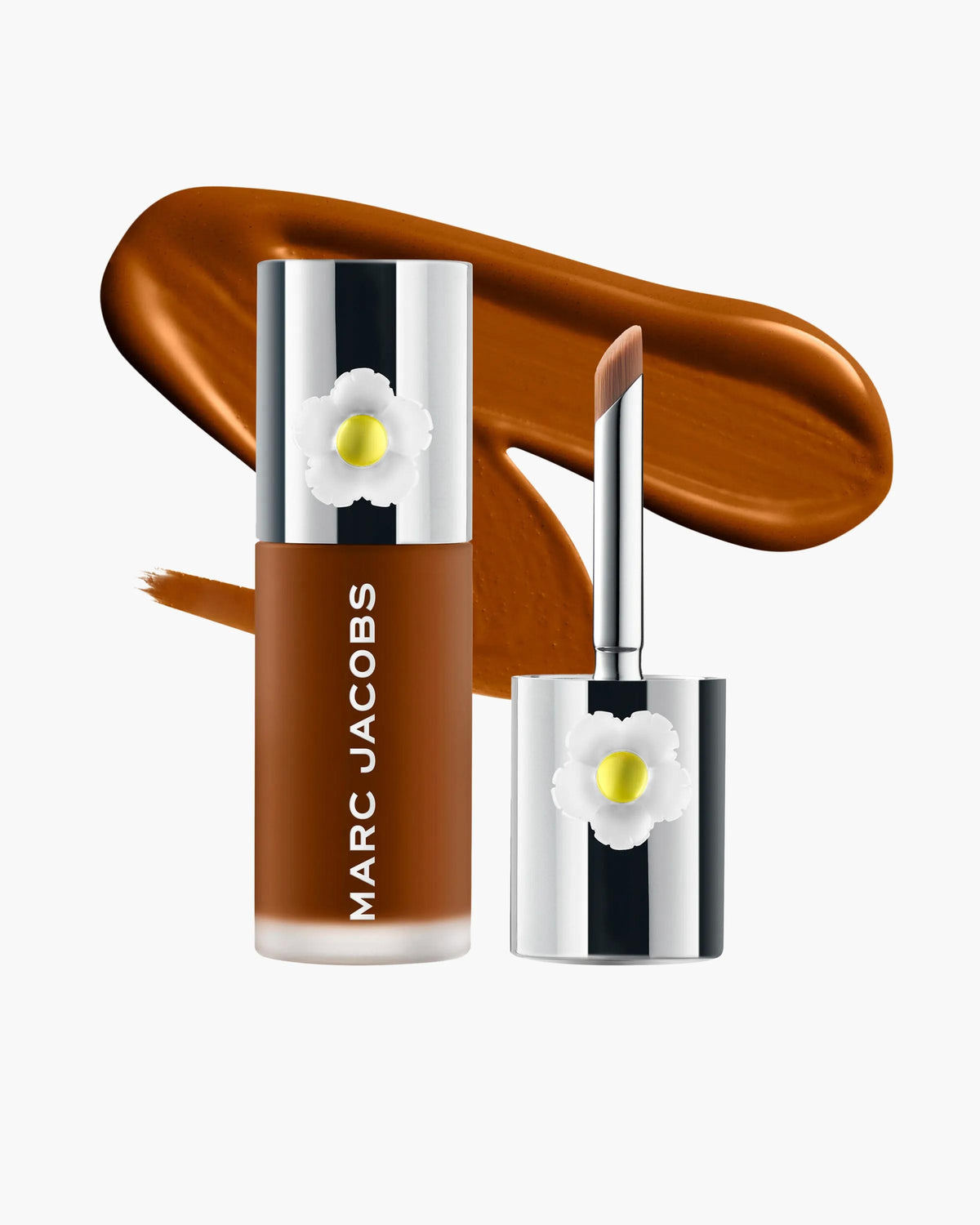 Marc Jacobs Nude Awakening tono 500W, corrector líquido profundo con subtono cálido #color_MJB 500W