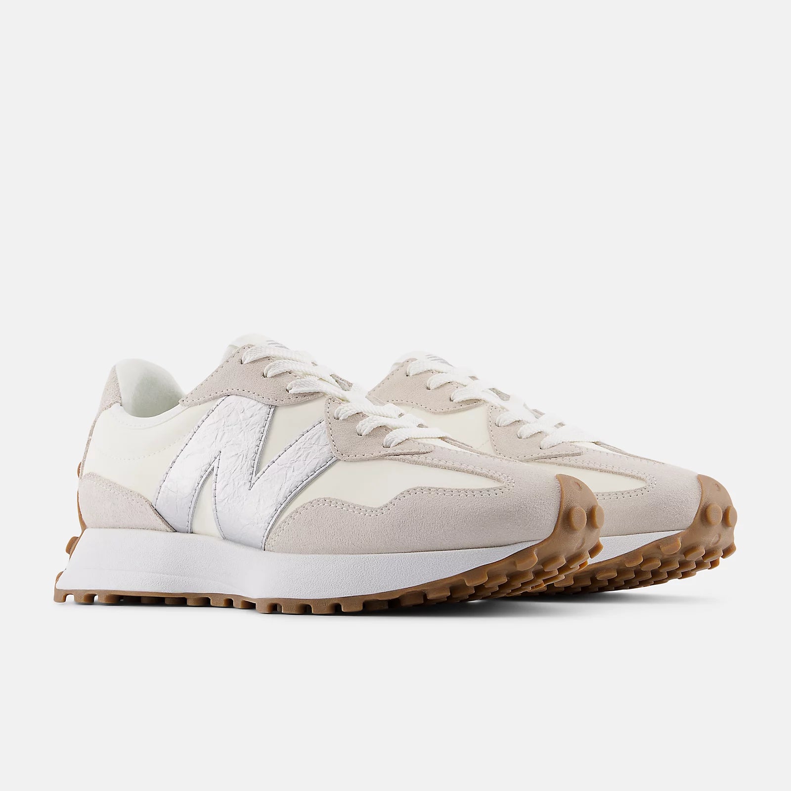 #color_NB 327 ANGORA with SILVER METALLIC