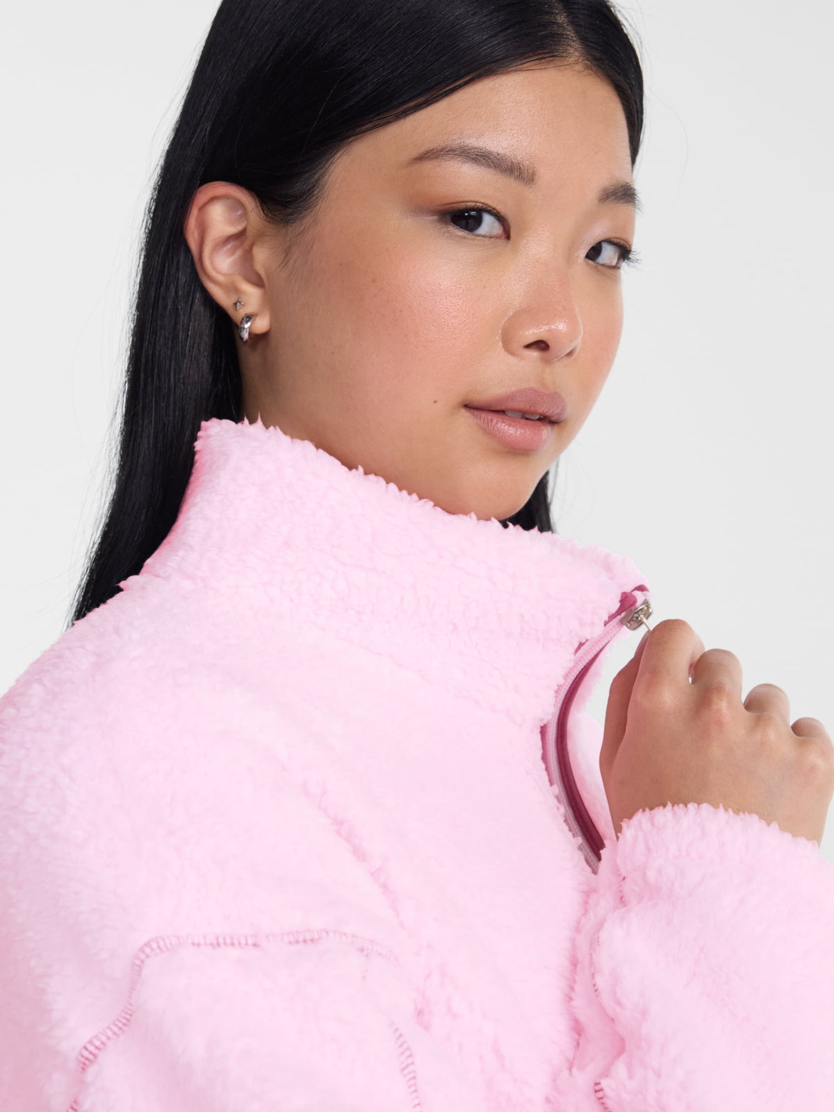 No Boundaries Faux Shearling Plush Pullover para mujer, NOB Dreamy Pink, otra vista de textura y confección #color_NOB Dreamy Pink