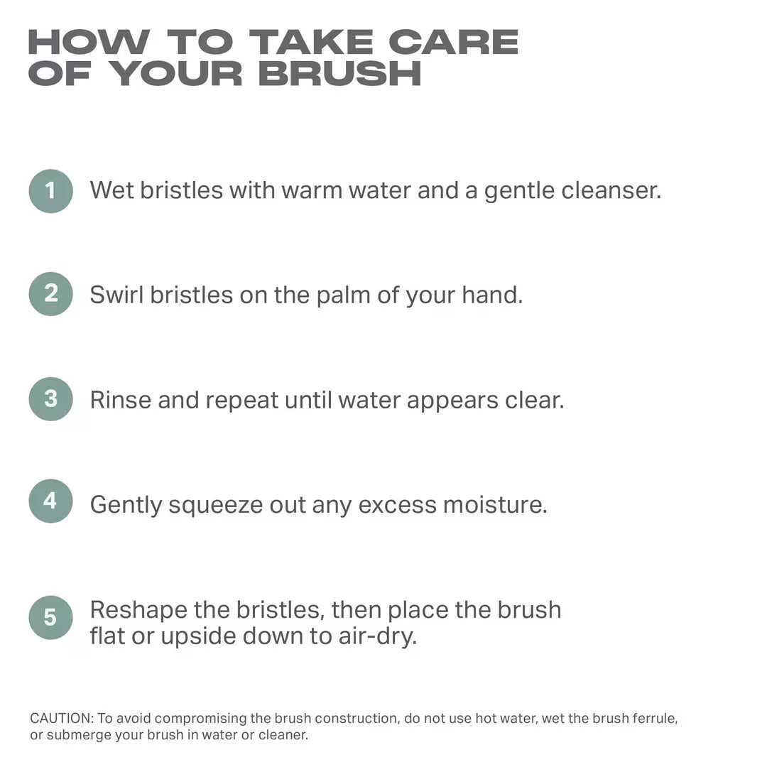 M363 Angled Eyeliner Brush