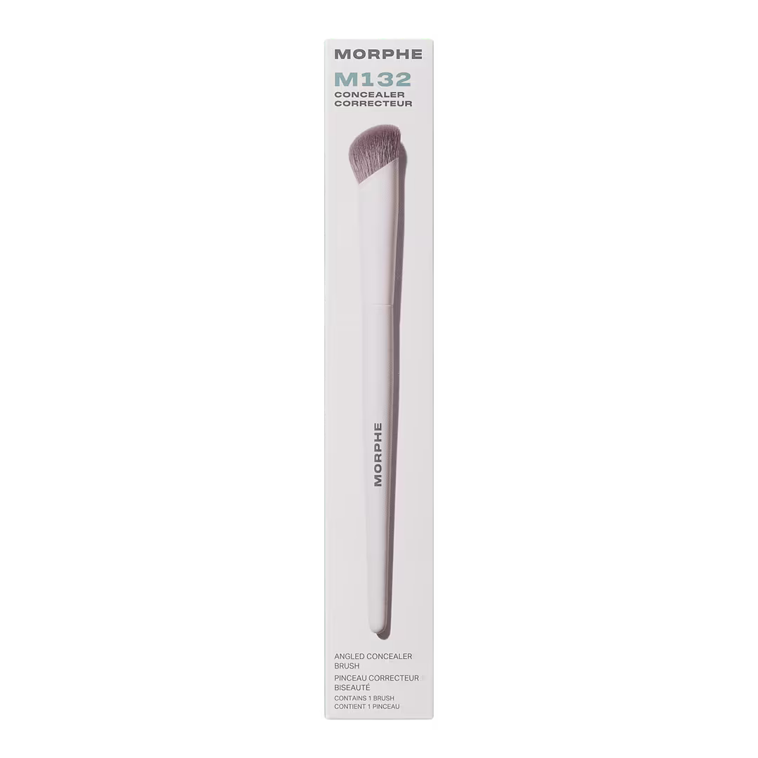M132 Angled Concealer Brush
