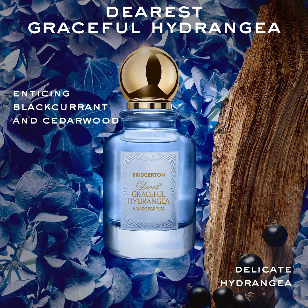 Perfume Bridgerton Dearest Graceful Hydrangea con botella azul y tapa dorada
