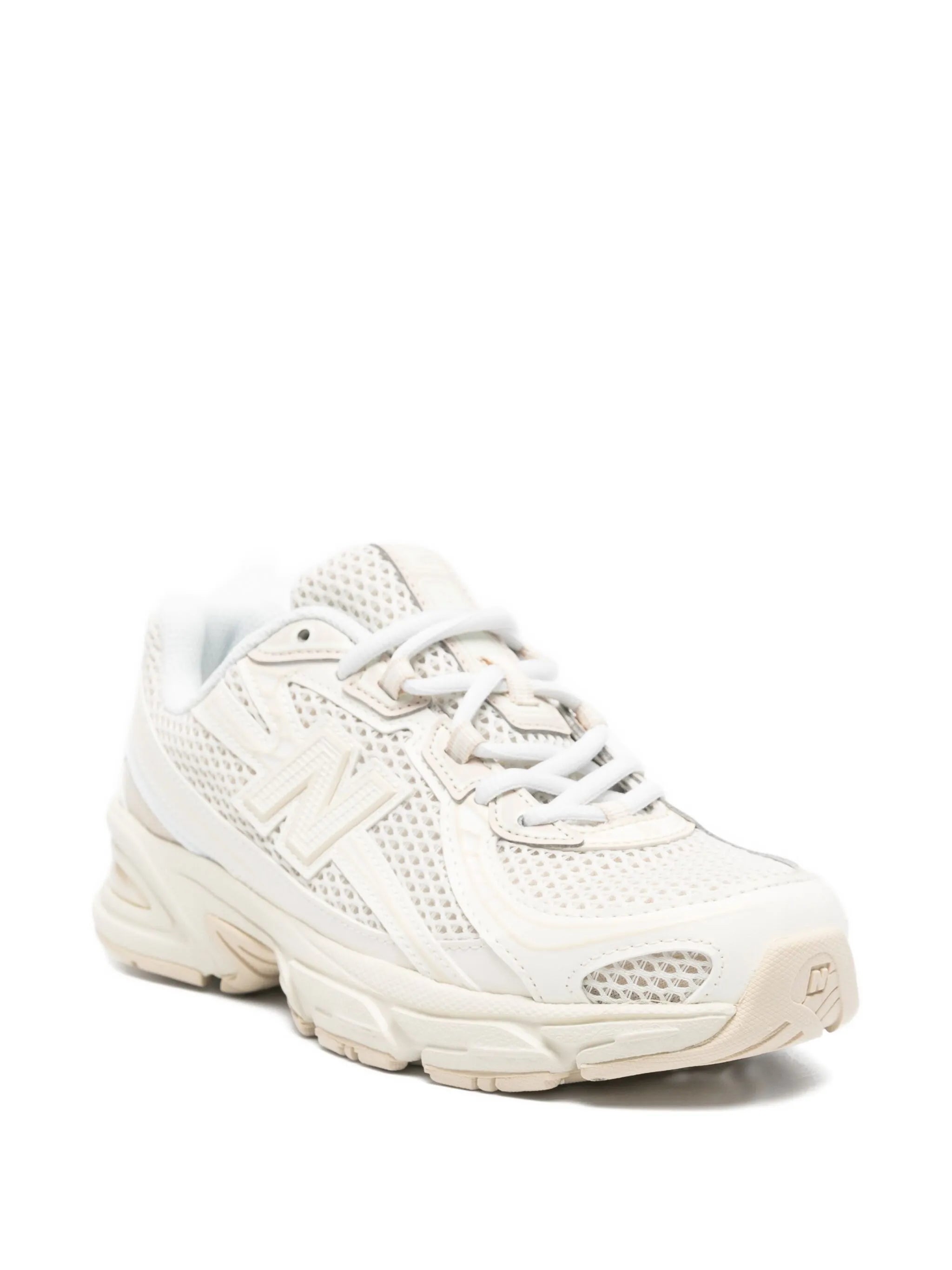 Tenis 740