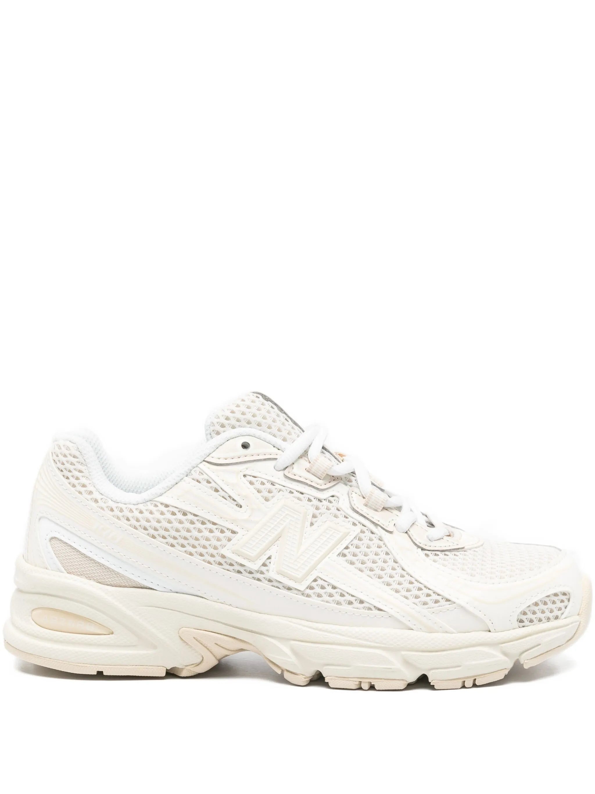 Tenis 740