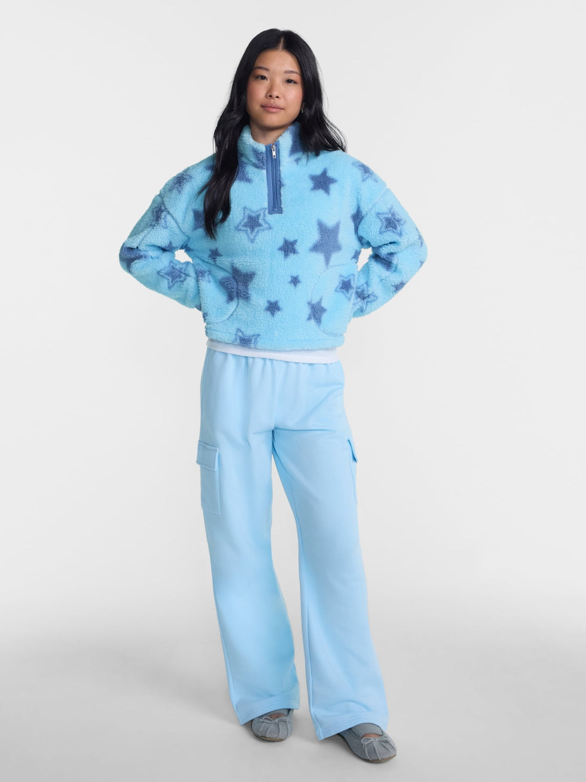 No Boundaries Faux Shearling Plush Pullover para mujer, NOB Star Light, fotografía adicional de diseño y corte #color_NOB Star Light