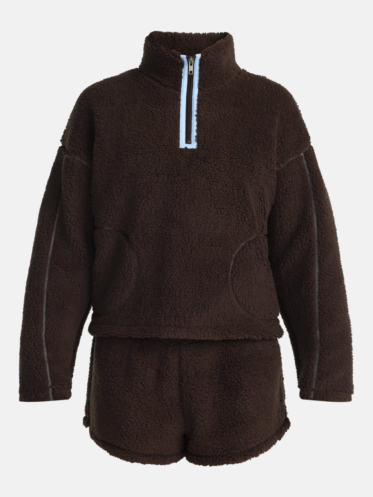 No Boundaries Faux Shearling Plush Pullover para mujer, NOB Bitter Chocolate, fotografía complementaria de la sudadera #color_NOB Bitter Chocolate