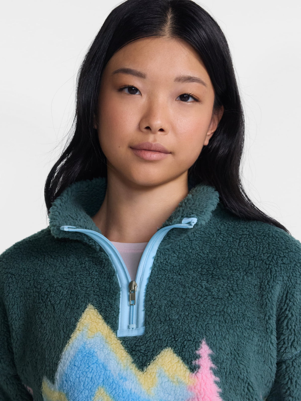 No Boundaries Faux Shearling Plush Pullover para mujer, NOB Emerald Coast Mountains, otra vista de textura y confección #color_NOB Emerald Coast Mountains