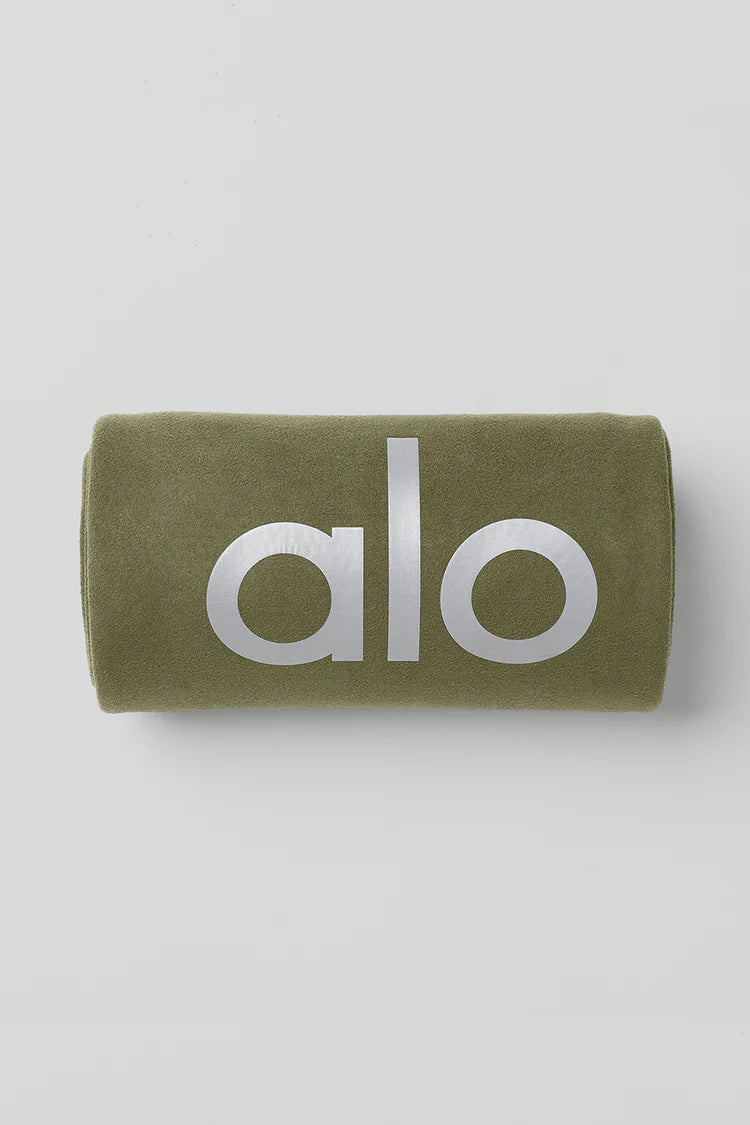 Grounded No-Slip Towel
