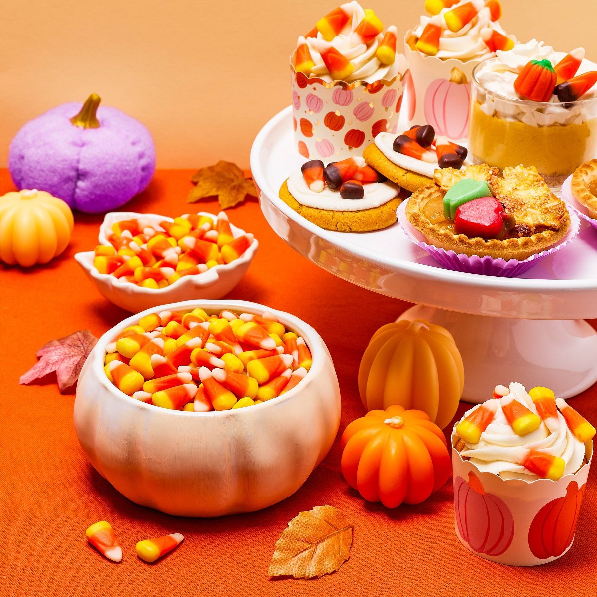 Postres de Halloween decorados con Brach's Classic Candy Corn
