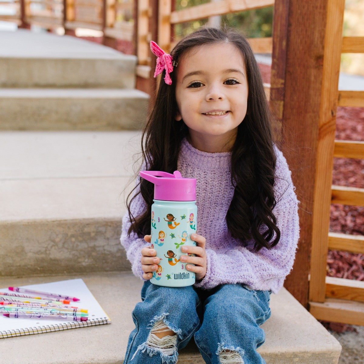 Termo infantil Wildkin de acero inoxidable Mermaids, vista del producto #color_WIK Mermaids