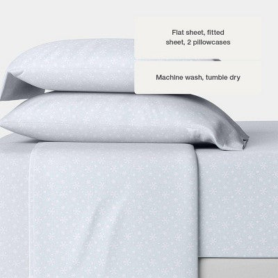 Wondershop Holiday Flannel Sheet Set, fotografía oficial del juego de sábanas, detalle 5 #color_WS Blue Snowflake Reactive