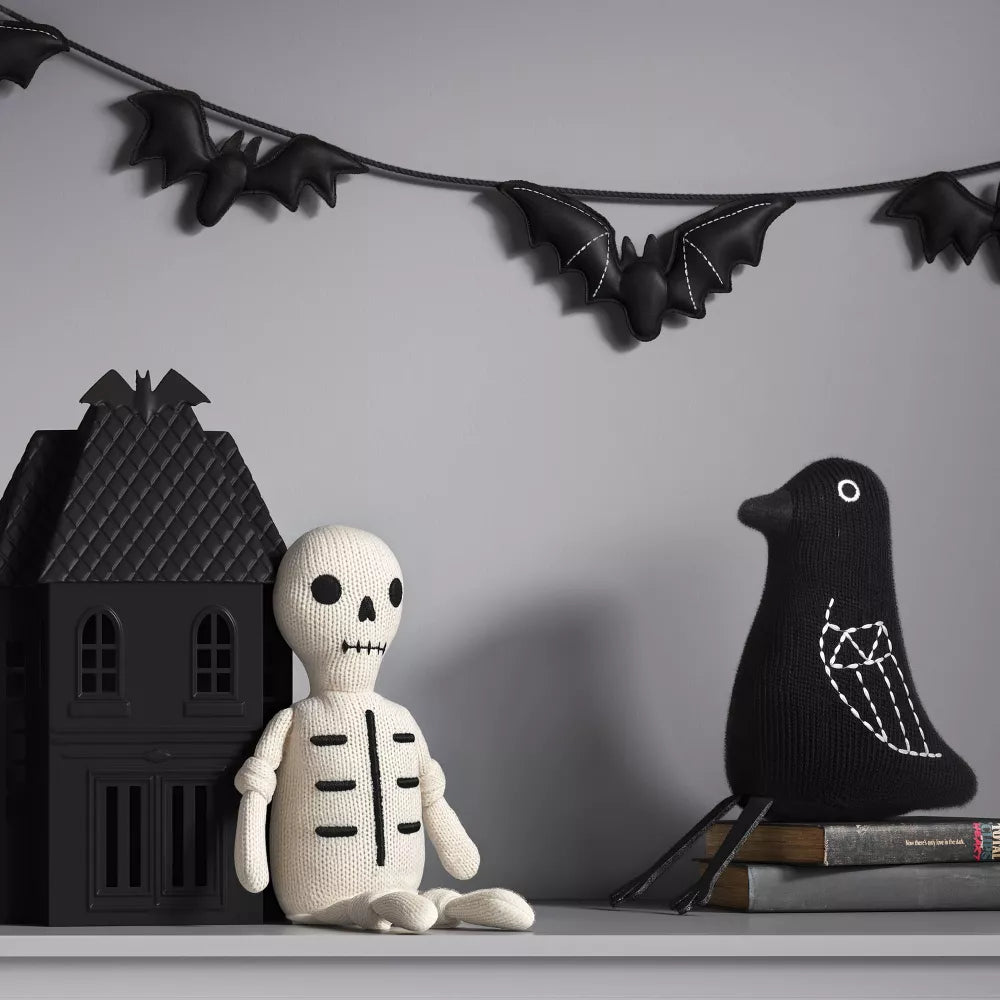Skeleton Classic Halloween Small Knit Character Sitabout