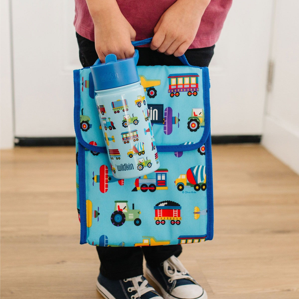 Termo infantil Wildkin de acero inoxidable Trains, Planes & Trucks, vista del producto #color_WIK Trains, Planes & Trucks