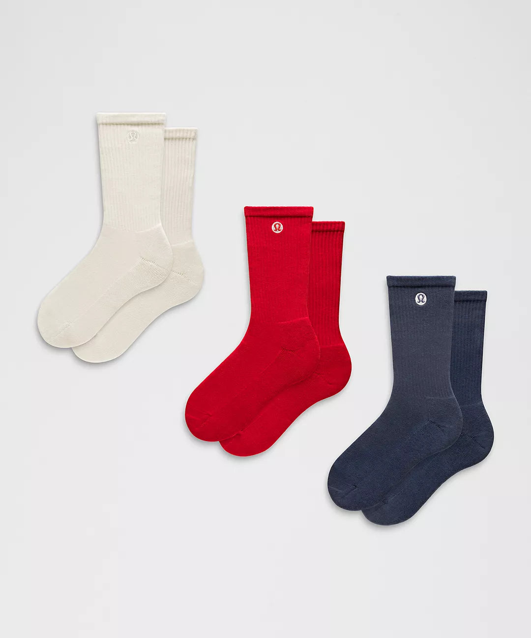 Lululemon Unisex Daily Essential Crew Socks 3 Pack calcetas unisex largas #color_LL Oxford Red/Club Blue/Light Ivory