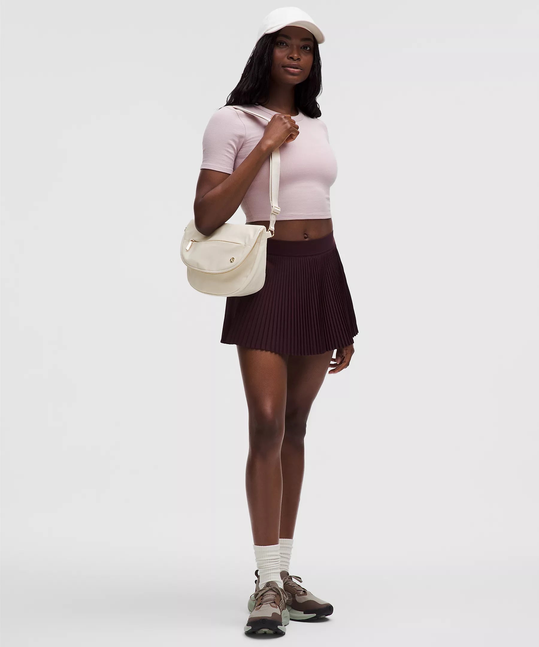 #color_ LLM Light Ivory/Gold