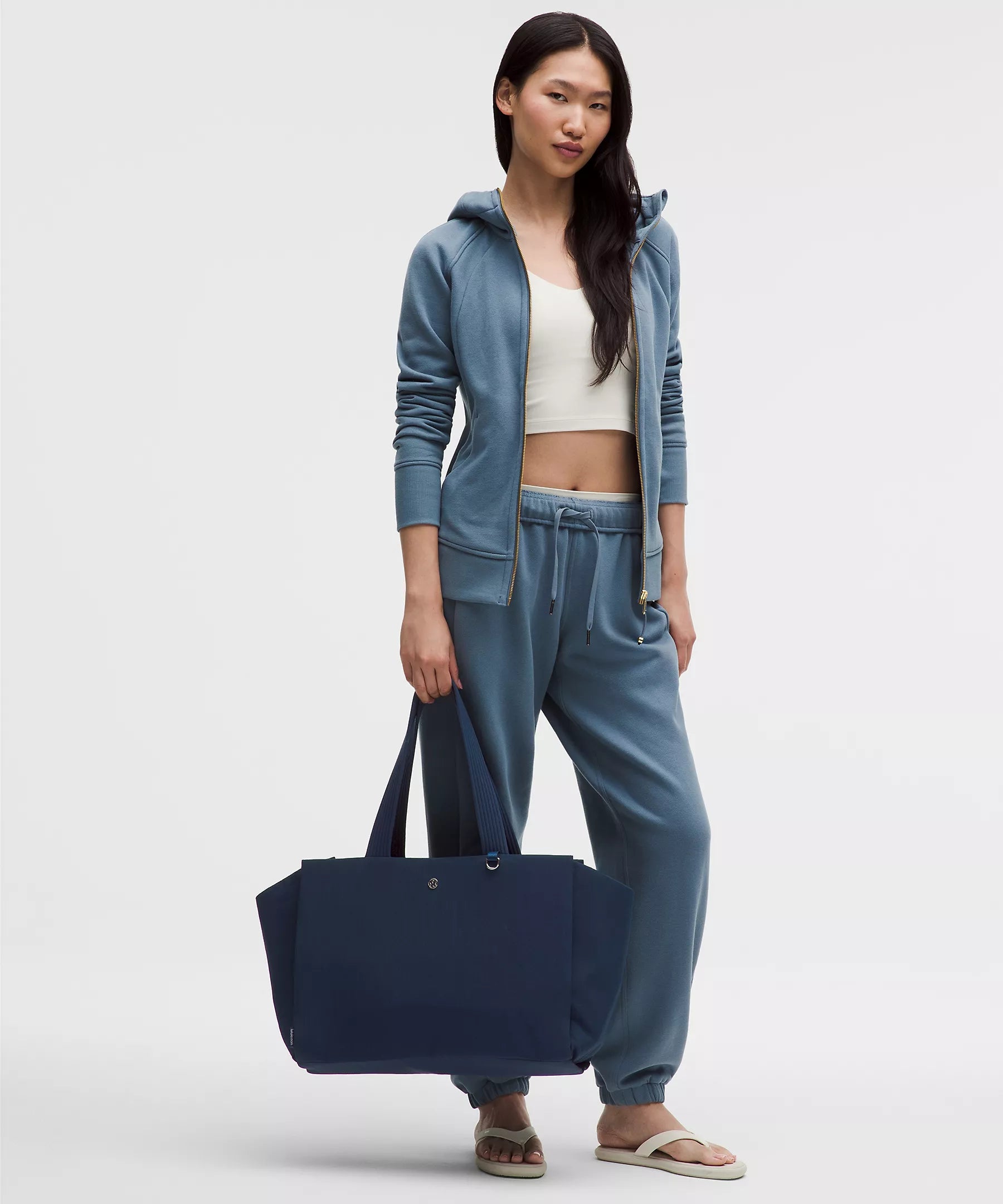 Lululemon tote bag grande con tres compartimentos #color_LL Club Blue/Sheer Oak/Silver