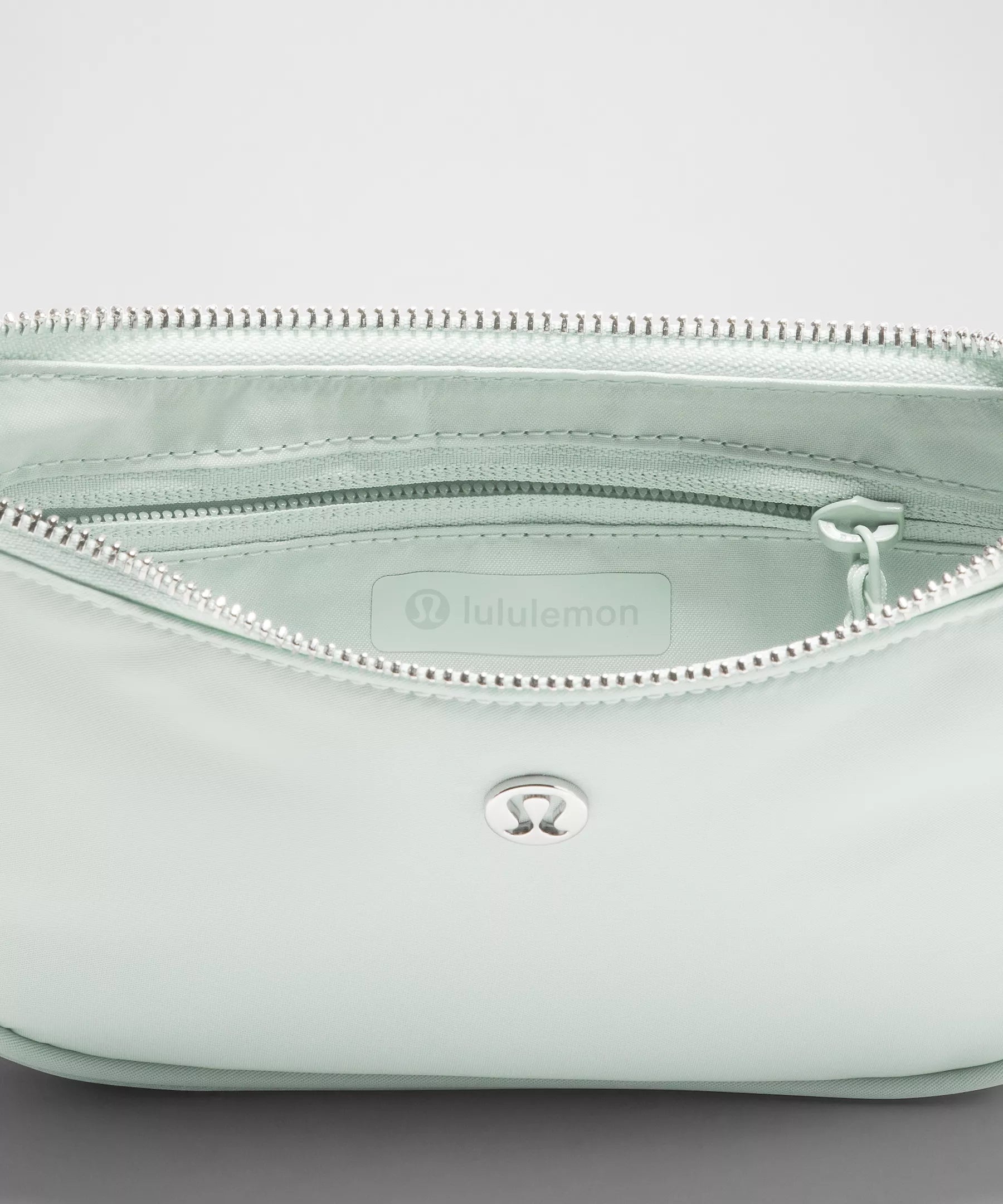 City Essentials Mini Shoulder Bag 1L